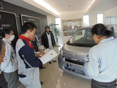 当社サービススタッフによる、技術情報・車両情報の説明